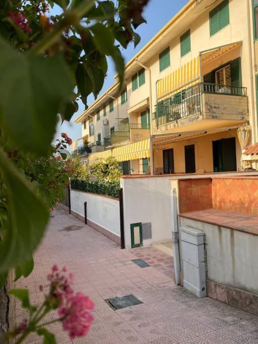 Casa Vacanza Giardini Naxos Taormina Miranaxos Exterior photo